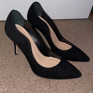 NWOT Club Monaco Suede Heels